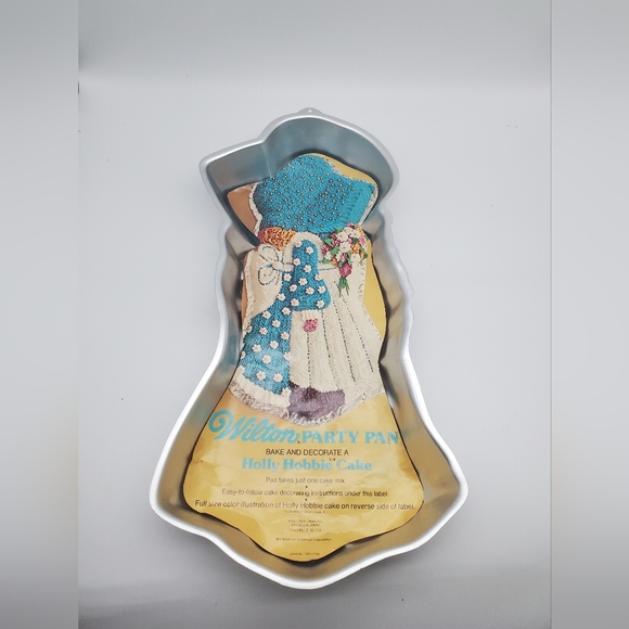 Vintage Holly Hobbie Wilton metal cake mold - Picture 1 of 2